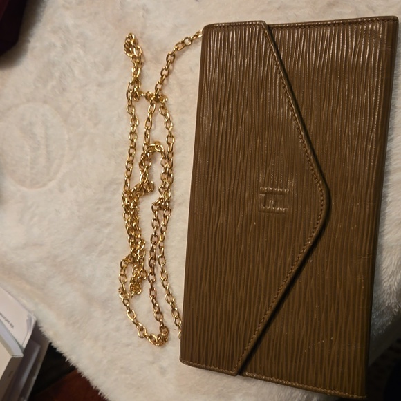 Fendi Handbags - Fendi Brown Epi Leather Envelope unbranded Crossbody Chain Gold